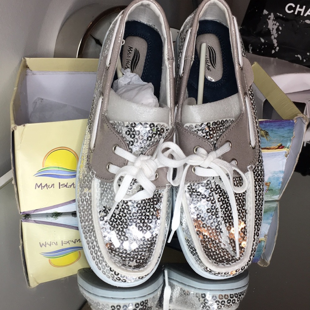 BRAND NEW MAUI ISLAND SEQUIN LOAFERS!